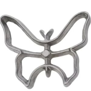 VINTAGE ROSETTE CAST ALUMINUM SILVER BUTTERFLY MOLDS DECOR